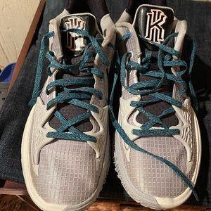 Nike KD mid top sneakers LIKE NEW